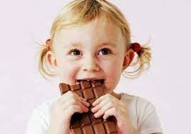 baby eat chocolate